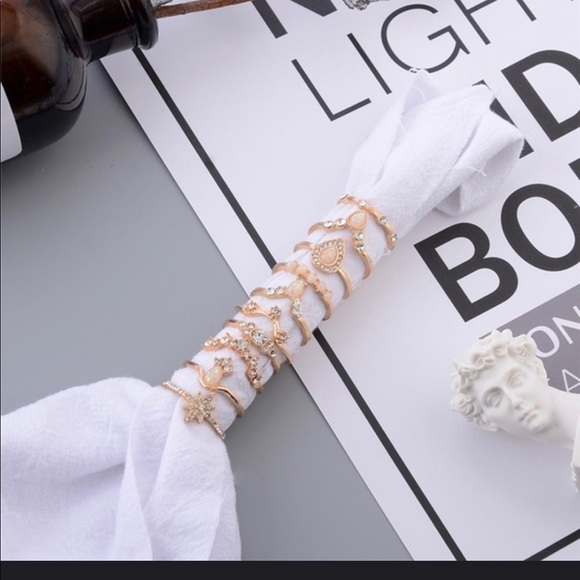 *LAST ONE*Gorgeous Gold Boho Ring Set - Picture 3 of 7